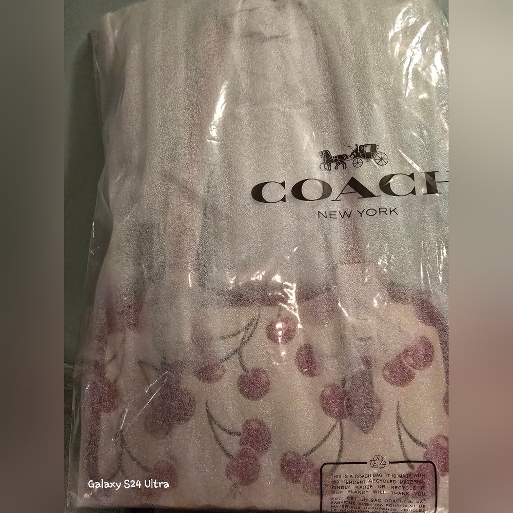 Coach Leather Swing Zip Bag With Cherry Print NWT - Picture 13 of 16